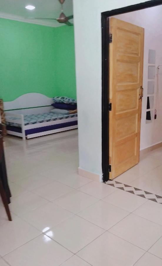 Homestay Sri Ladang Kuala Terengganu Esterno foto