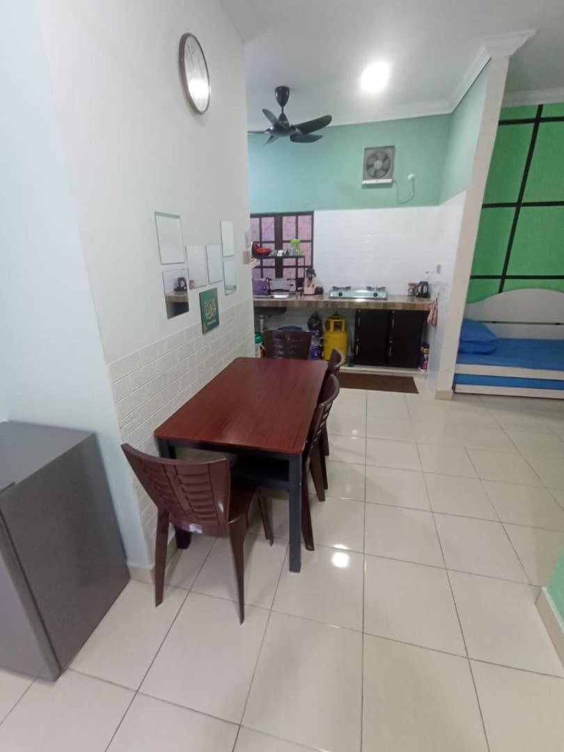 Homestay Sri Ladang Kuala Terengganu Esterno foto